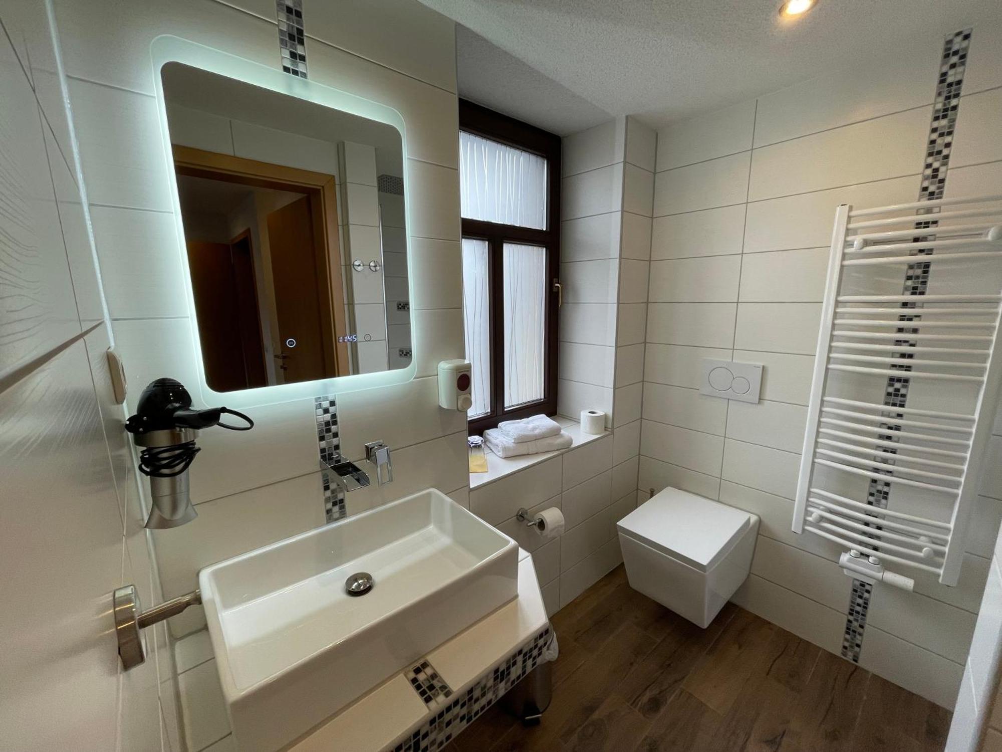 Avenue Das Gaestehaus Chemnitz Ngoại thất bức ảnh
